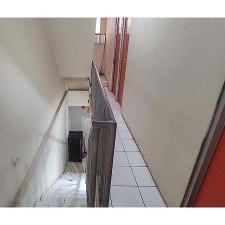 Hotel KoolKost near RS Graha Kedoya Yakarta Exterior foto