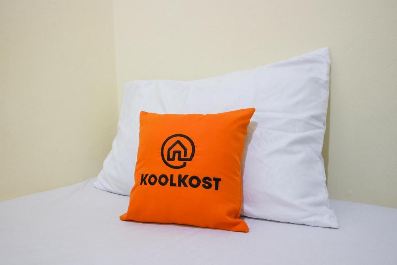 Hotel KoolKost near RS Graha Kedoya Yakarta Exterior foto