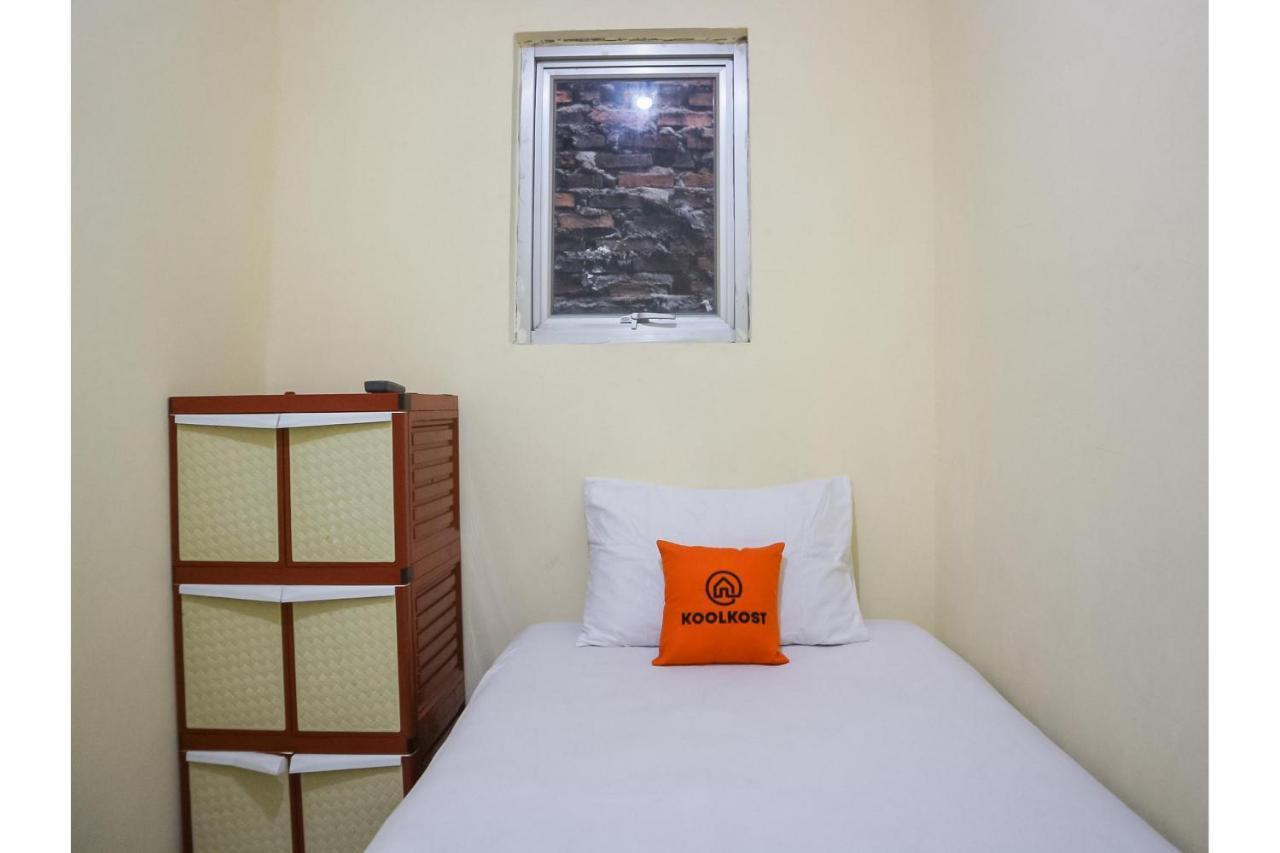 Hotel KoolKost near RS Graha Kedoya Yakarta Exterior foto